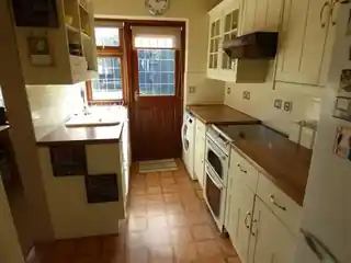 36 Review Road, photo 4