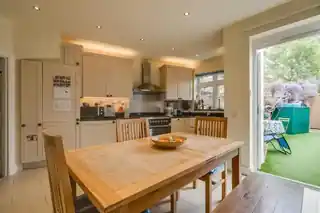 36 Rosslyn Avenue, photo 4