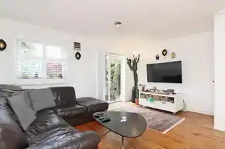 36 Rumsey Close, photo 2