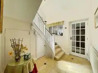 36 Selvage Lane, photo 3