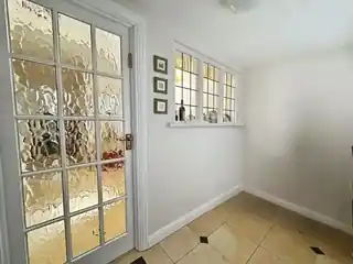 36 Selvage Lane, photo 2