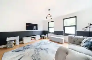 36 Spring Hill, photo 2