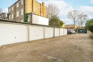 36 St Leonards Road, photo 4