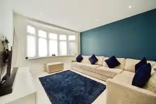 36 Walfield Avenue, photo 3