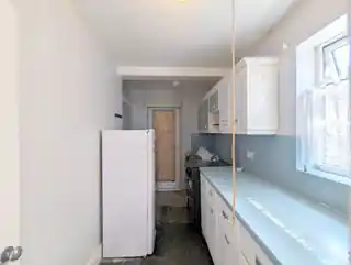 360 Bedfont Lane, photo 4