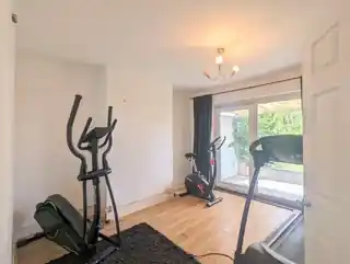 360 Bedfont Lane, photo 3