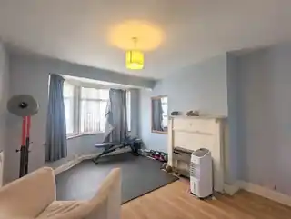 360 Bedfont Lane, photo 2