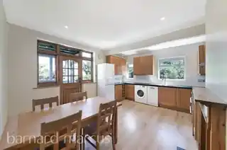 360 Carshalton Road, photo 2