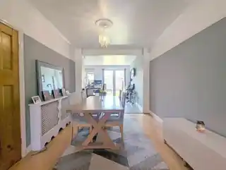 365 Hatton Road, photo 3