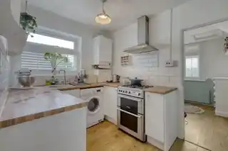 36B Lytton Road, photo 2