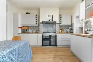 37 Aylesbury Road, photo 4