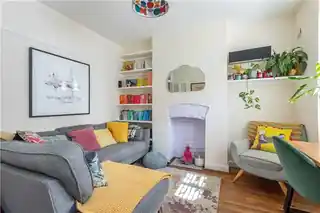 37 Aylesbury Road, photo 2