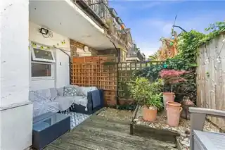 37 Aylesbury Road, photo 3