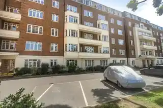 37, Chatsworth Court, Pembroke Road, photo 3