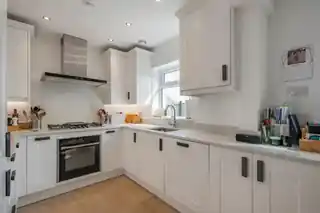 37 Clifton Road, photo 3