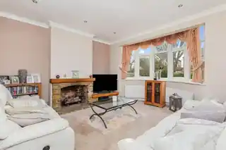 37 Elm Way, photo 2