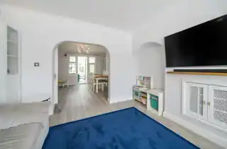 37 Elmhurst Road, photo 4