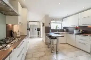 37 Elmhurst Road, photo 2