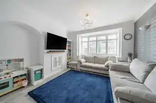 37 Elmhurst Road, photo 3