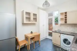 37 Fairbourne Road, photo 2