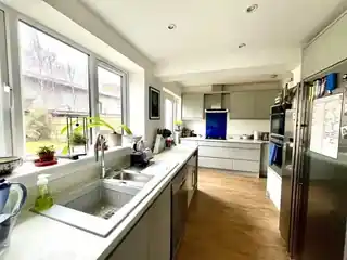 37 Fircroft Road, photo 3