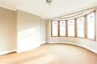 37 Hedge Lane, photo 4