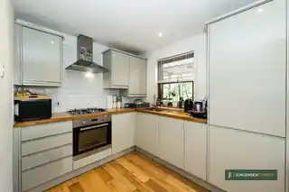 37 Holley Road, photo 2