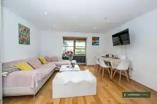 37 Holley Road, photo 4