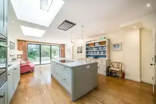 37 Kimberley Road, photo 3