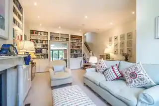37 Kimberley Road, photo 2