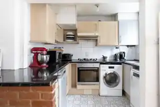 37 Lisbon Avenue, photo 4