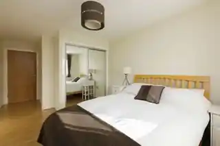37, Lorenzo House, Medici Close, photo 4