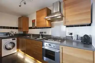37, Lorenzo House, Medici Close, photo 3