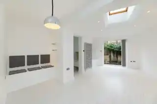 37 Lower Mortlake Road, photo 3