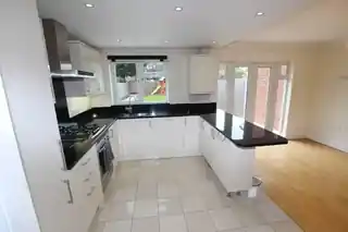 37 Lulworth Drive, photo 3