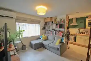 37 Nicholas Close, photo 4