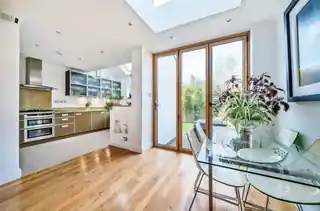 37 Oak Tree Drive, photo 4