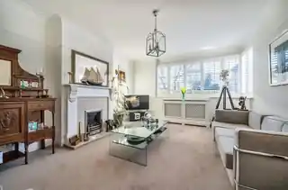 37 Oak Tree Drive, photo 2