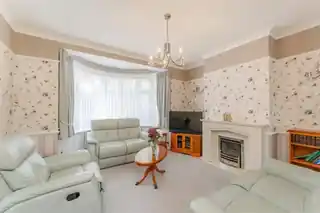 37 Park Drive, photo 2