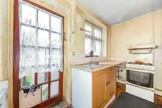 37 Prince Henry Road, photo 4