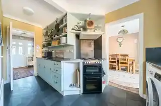 37 Richland Avenue, photo 3