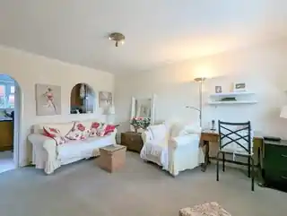 37 Sparrow Farm Drive, photo 3