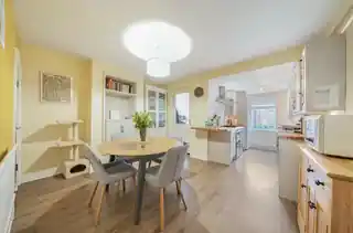 37 St James Road, photo 3