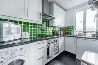 37 Tadema Road, photo 2