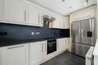 37 Thames Close, photo 3