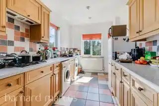 37 Victoria Road, photo 2