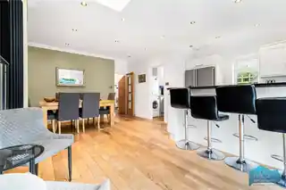 37 York Road, photo 2