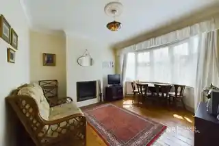 374 Malden Road, photo 3