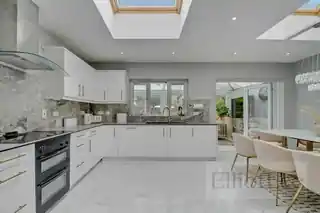 376 Yeading Lane, photo 4