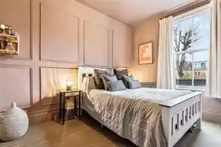 37A Sarsfeld Road, photo 2